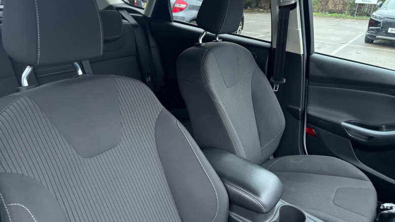 Ford Focus 1.0 125 EcoBoost Titanium 5dr Petrol Hatchback